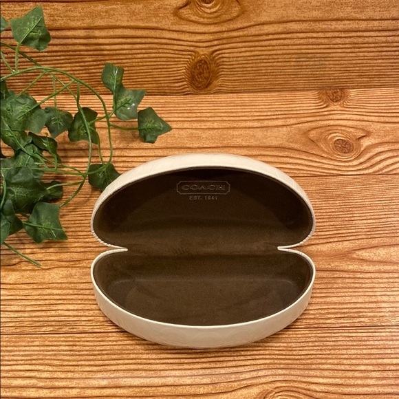 COACH Hard Sunglass Case - Picture 2 of 6